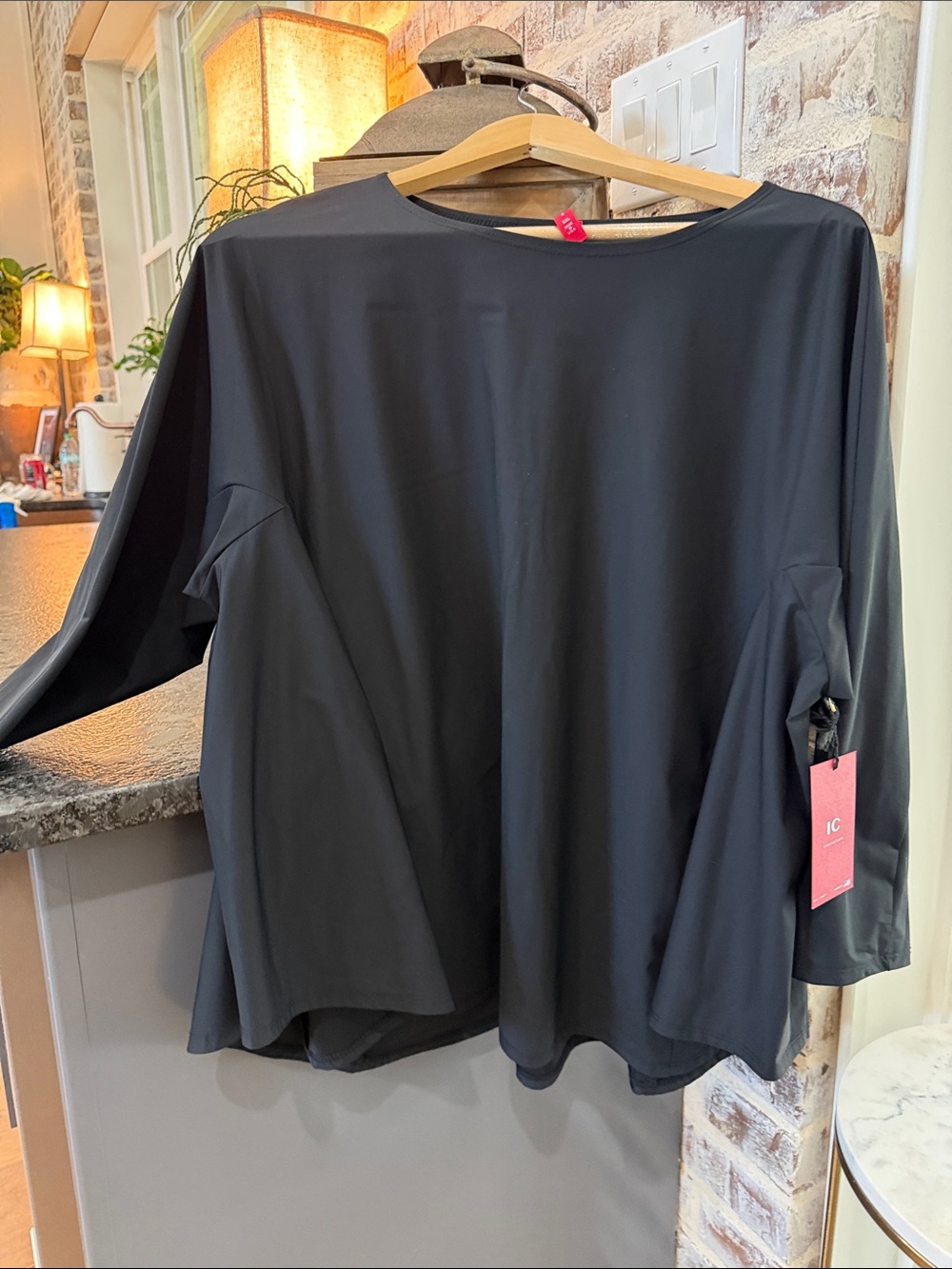 NWT Women’s IC COLLECTION XXL black pullover dressy black shirt